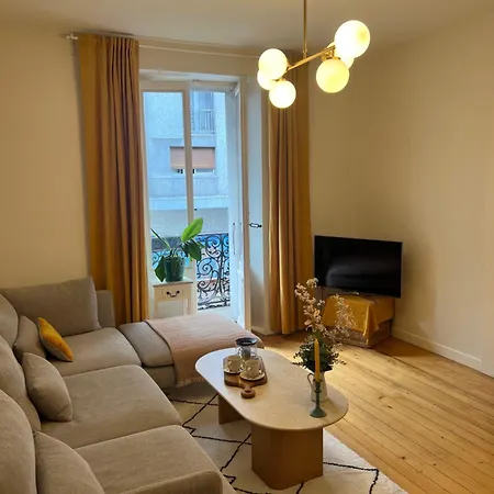 Entire Or Private Rooms, Minutes From Geneva, Excellent Location Appartamento *