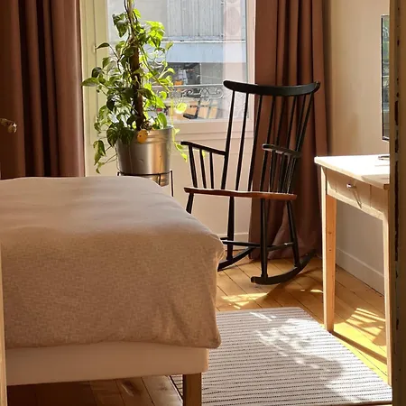 Entire Or Private Rooms, Minutes From Geneva, Excellent Location *