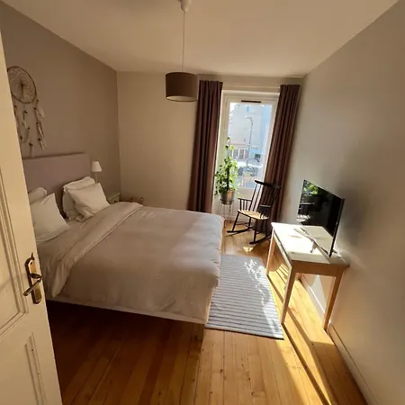 Entire Or Private Rooms, Minutes From Geneva, Excellent Location * Annemasse