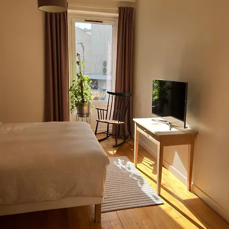 Entire Or Private Rooms, Minutes From Geneva, Excellent Location Appartamento