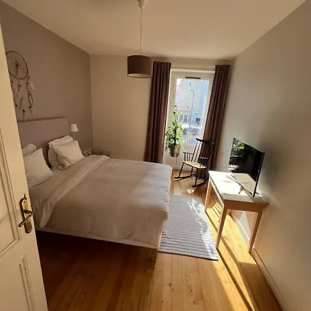 Entire Or Private Rooms, Minutes From Geneva, Excellent Location Appartamento *