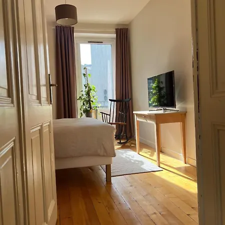 Entire Or Private Rooms, Minutes From Geneva, Excellent Location * Annemasse