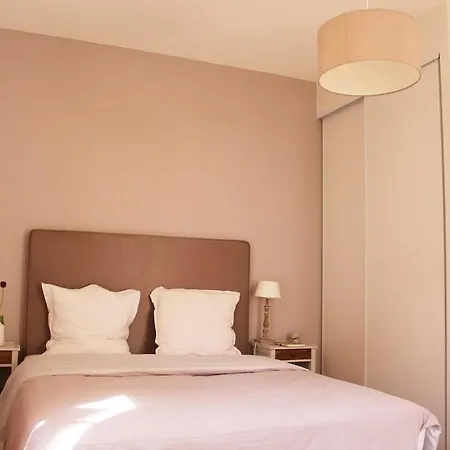 Entire Or Private Rooms, Minutes From Geneva, Excellent Location * Annemasse